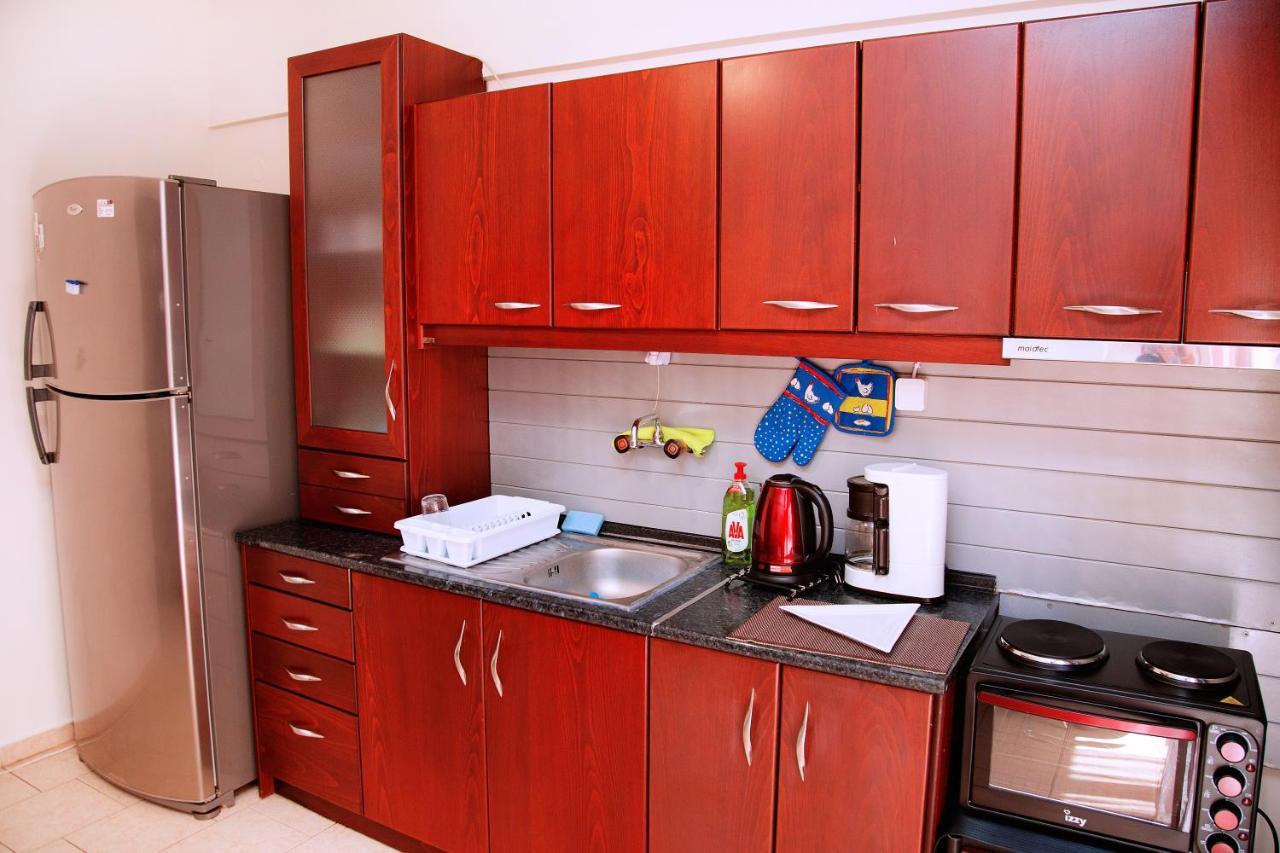 Comfortable House With Warm Hospitality Катерини Экстерьер фото